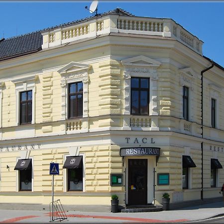 Hotel Tacl Holešov المظهر الخارجي الصورة