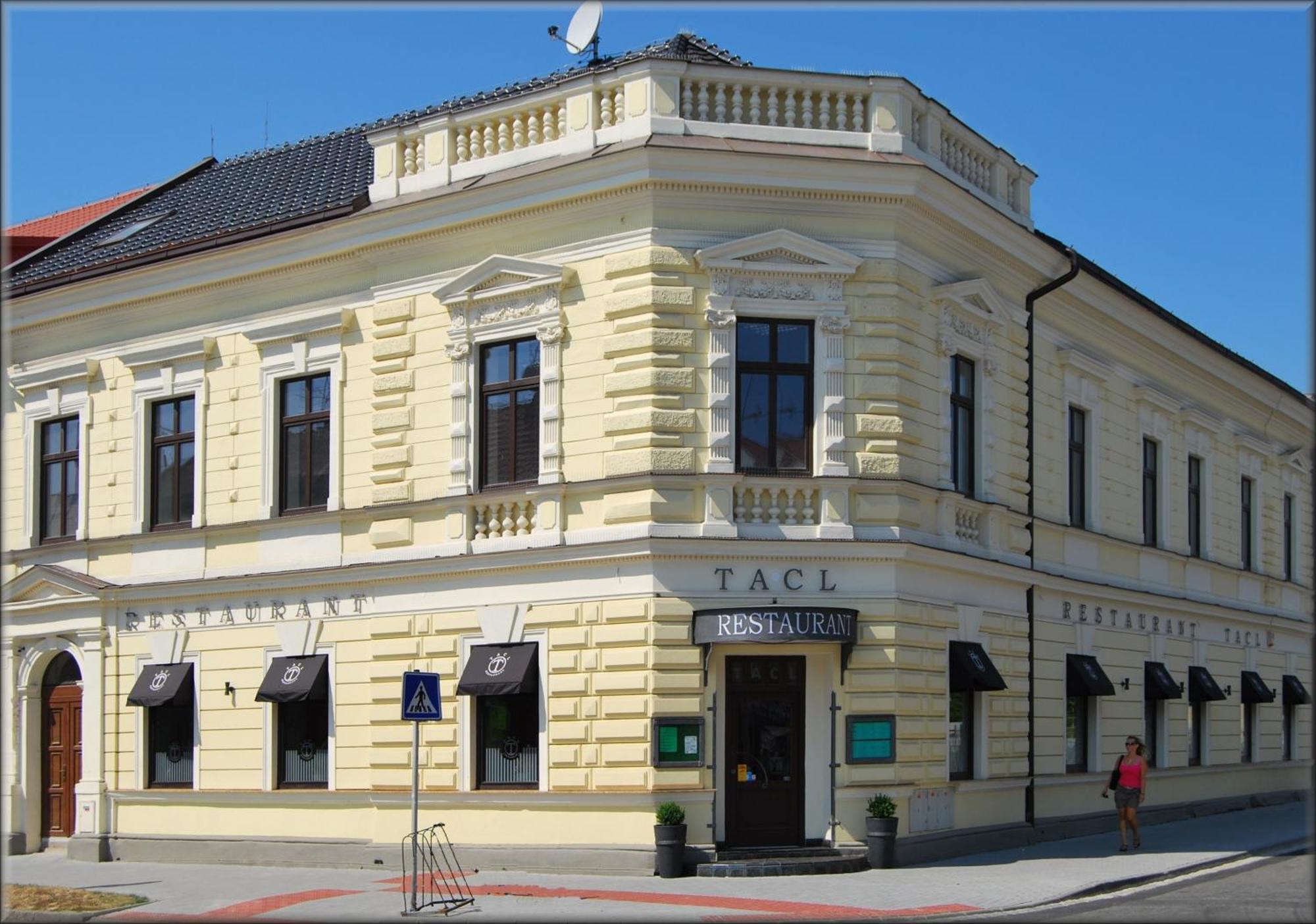 Hotel Tacl Holešov المظهر الخارجي الصورة