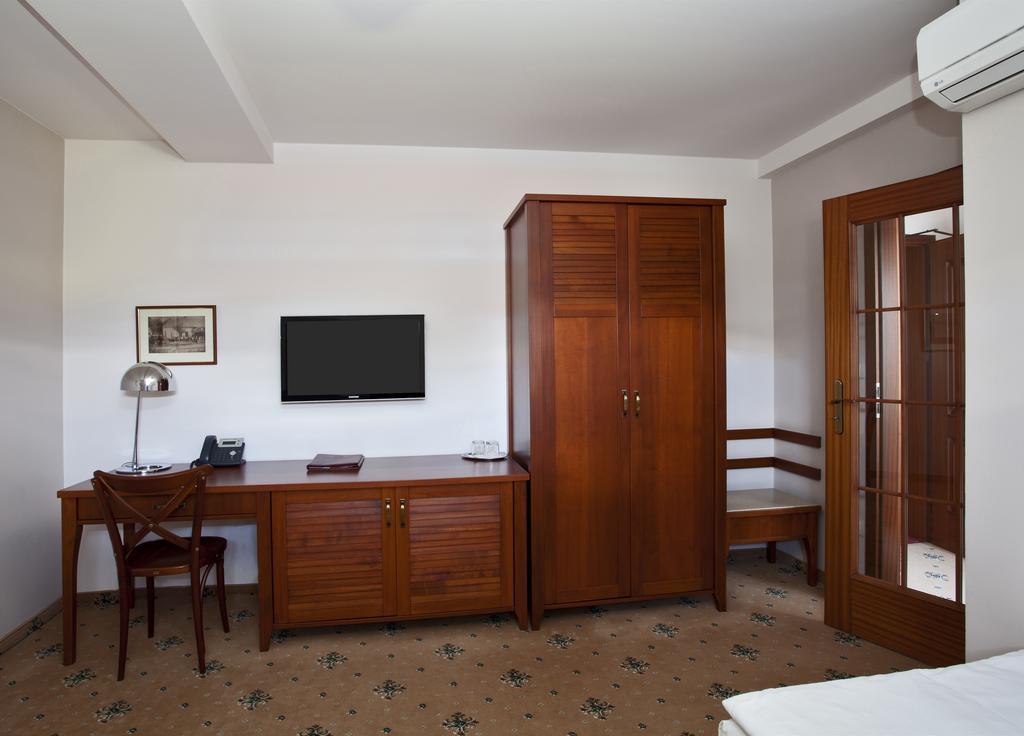 Hotel Tacl Holešov المظهر الخارجي الصورة
