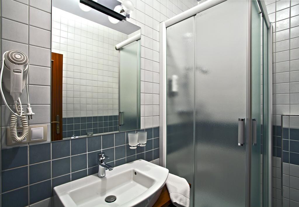 Hotel Tacl Holešov المظهر الخارجي الصورة