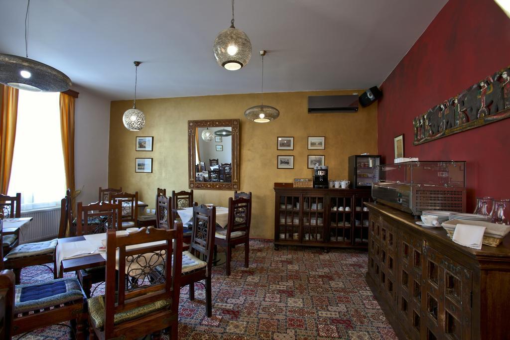 Hotel Tacl Holešov المظهر الخارجي الصورة