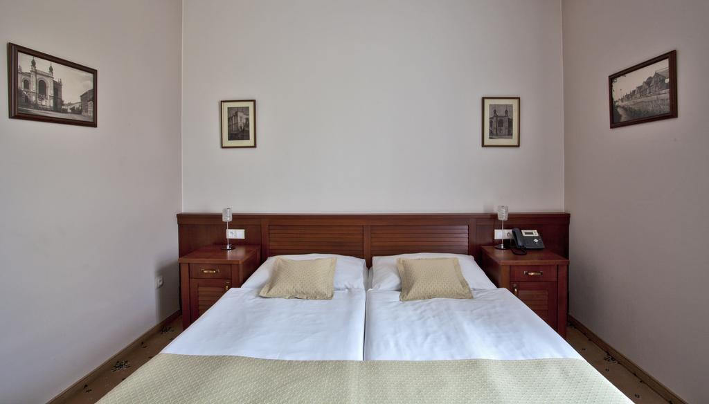Hotel Tacl Holešov المظهر الخارجي الصورة