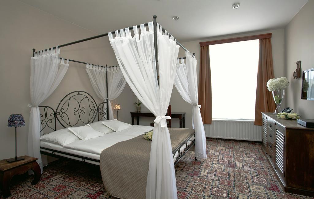 Hotel Tacl Holešov المظهر الخارجي الصورة