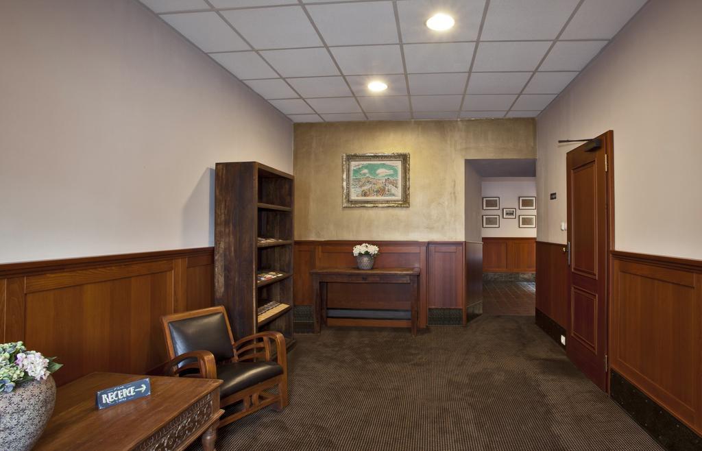 Hotel Tacl Holešov المظهر الخارجي الصورة